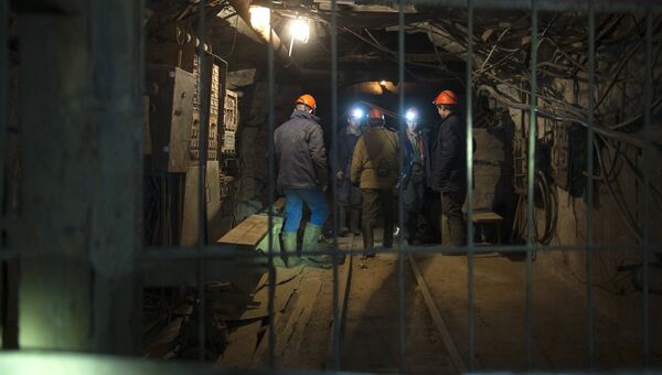 Рабочие на шахте Северная. Архивное фото