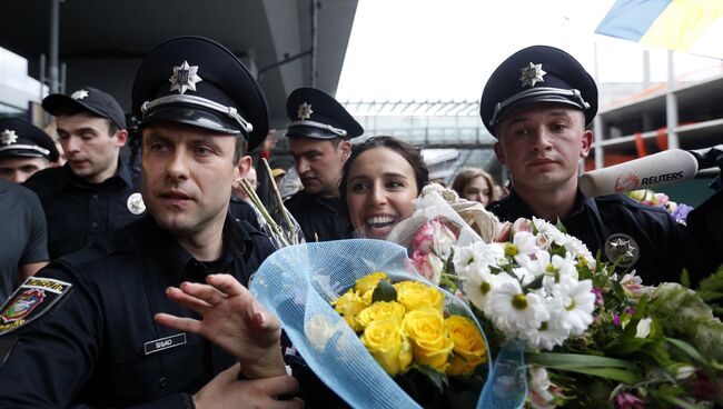 Певица Джамала в Международном аэропорту Борисполя. Украина