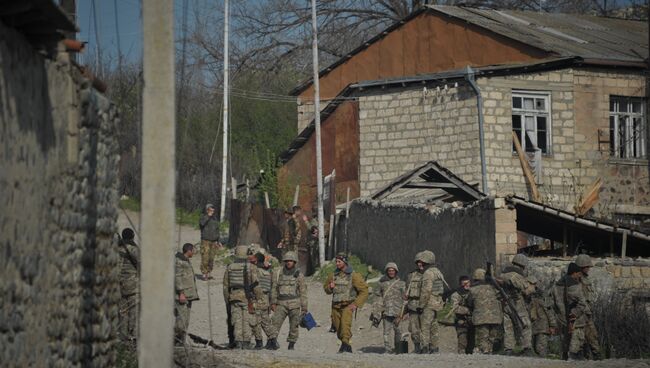 Карабахские военные на улицах села Талиш Мартакертского района Нагорного Карабаха