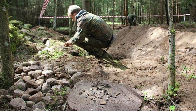 Представители Народного союза Германии по уходу за воинскими захоронениями прибыли на остров Большой Тютерс