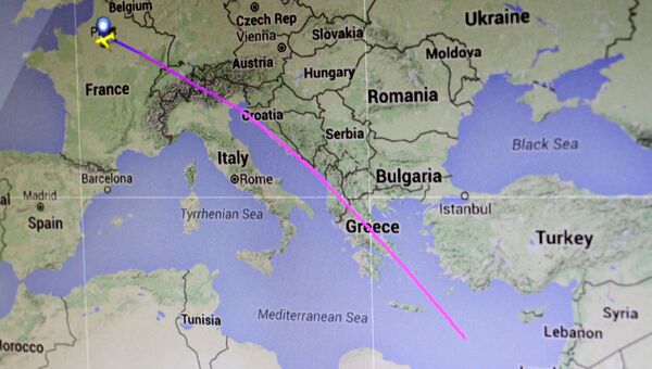 Траектория полета рейса авиакомпании Egyptair MS804 от Парижа до Каира