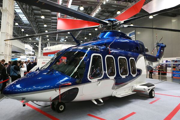 Вертолет RA-01996 на IX Международной выставке вертолетной индустрии HeliRussia 2016 в Москве
