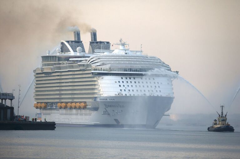 Самый большой круизный лайнер в мире — Harmony of the seas