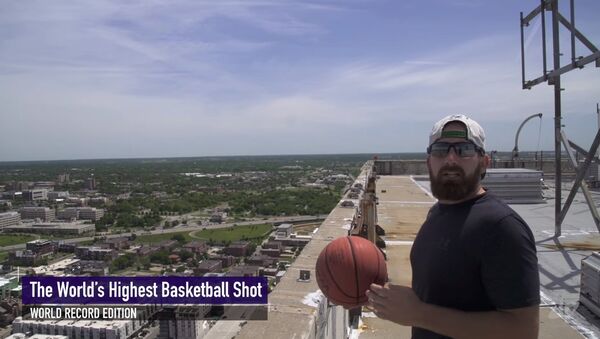 Рекордный баскетбольный бросок с высоты 162 метра