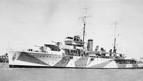 Корабль HMS Yarra с маскировочной окраской
