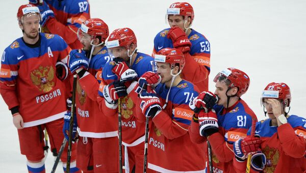Игроки сборной России после поражения в матче 1/2 плей-офф ЧМ по хоккею между сборными командами Финляндии и России