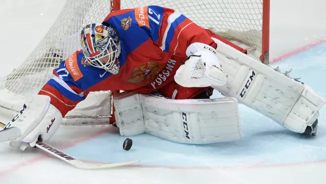Вратарь сборной России Сергей Бобровский в матче за третье место чемпионата мира по хоккею между сборными командами России и США