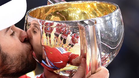 Игроки сборной Канады на церемонии награждения чемпионата мира по хоккею Игроки сборной Канады на церемонии награждения чемпионата мира по хоккею