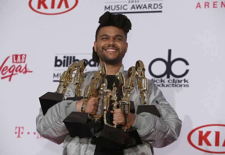 Певец The Weeknd во время Billboard Awards. 22 мая 2016