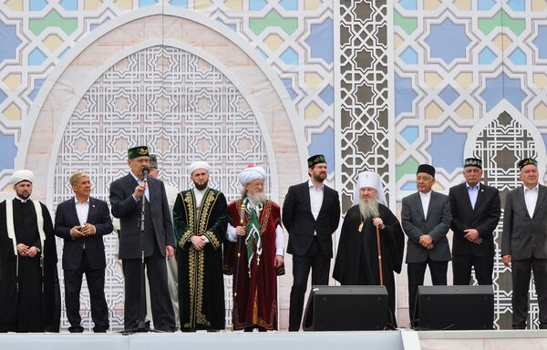 Участники закладки первого камня Болгарской исламской академии