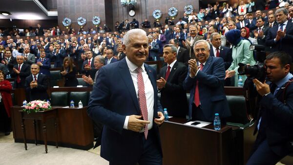 Избранный премьер-министр Турции Бинали Йылдырым прибывает на съезд правящей партии Турции в Анкаре. 24 мая 2016 года