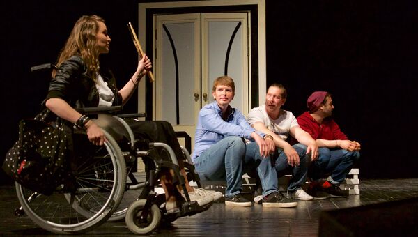 Известные режиссеры представили спектакли по пьесам людей с инвалидностью в ЦАТРА
