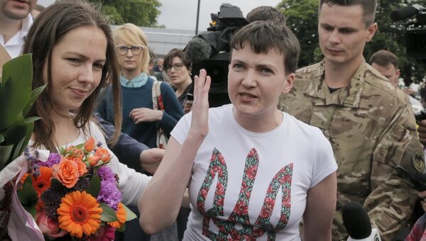Надежда Савченко в аэропорту Борисполя, Киев, Украина. 25 мая 2016