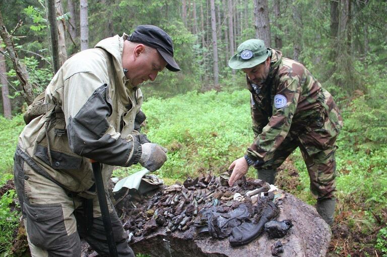 Поисковая группа РГО обнаружила остатки самолета Пе-2 на острове Большой Тютерс