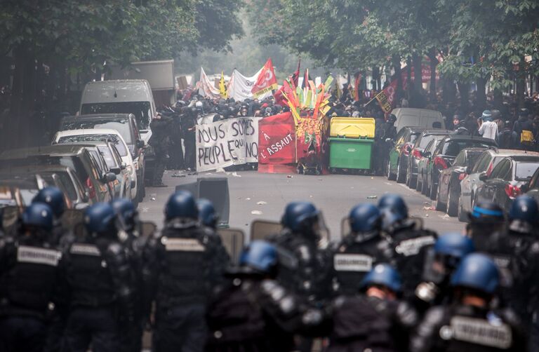 Акция протеста профсоюзов в Париже