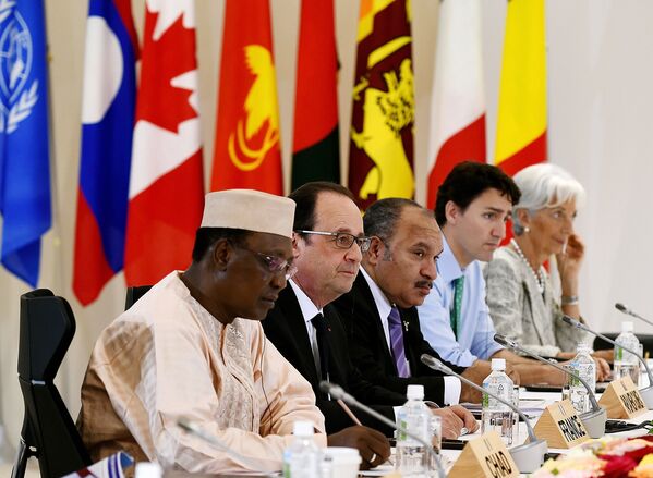 Лидеры стран-участниц большой семерки во время очередной сессии саммита G7 в Японии. 27 мая 2016 года