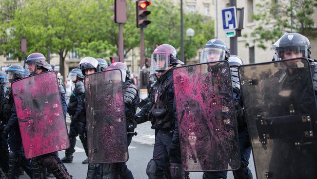 Акция протеста  в Париже против нового трудового законодательства