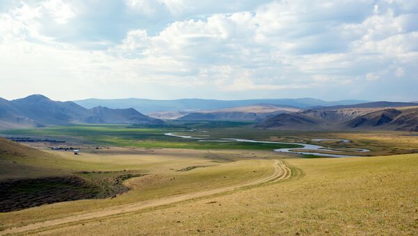 Долина реки Анга в Тажеранской степи - реликтовом природном комплексе на территории Иркутской области