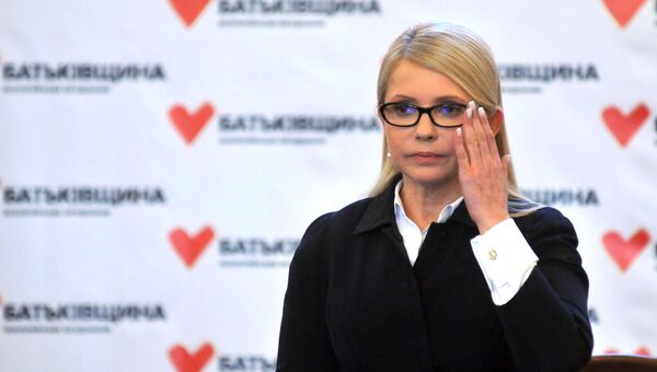 Лидер всеукраинского объединения Батькивщина Юлия Тимошенко во время пресс-конференции во Львове