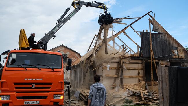 Снос незаконно установленных построек в поселке Плеханово в Тульской области. Архивное фото