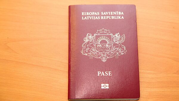 Гражданский паспорт Латвийской Республики. Архивное фото