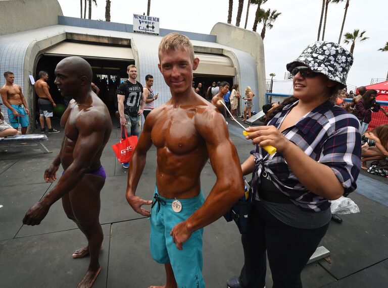 Конкурс бодибилдеров Memorial Day Muscle Beach. Лос-Анджелес, США