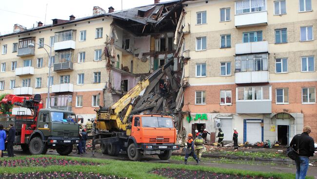 Обрушение подъезда пятиэтажного жилого дома в Междуреченске