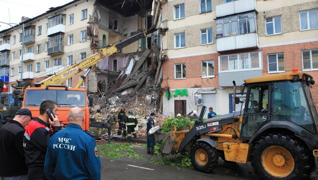 Обрушение подъезда пятиэтажного жилого дома в Междуреченске