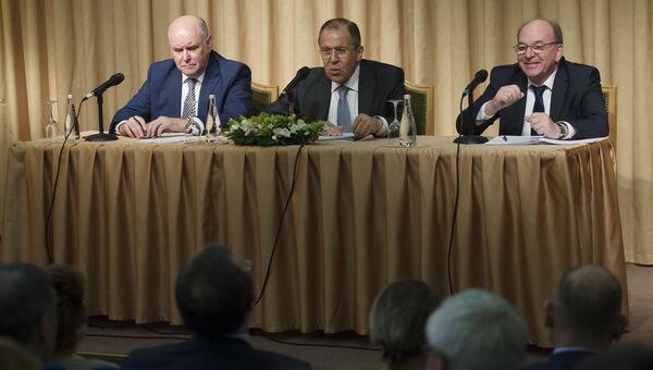 Министр иностранных дел Российской Федерации Сергей Лавров во время встречи с представителями российских НКО. 1 июня 2016
