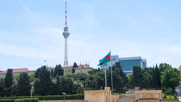 Телебашня и здание государственной телекомпании в Баку