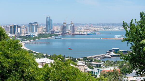 Панорама города Баку и Бакинской бухты в Каспийском море. Азербайджан. Архивное фото