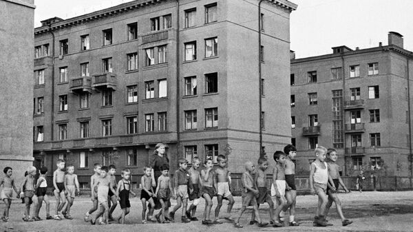 Дети на улицах города. Москва, 23 июня 1941 год