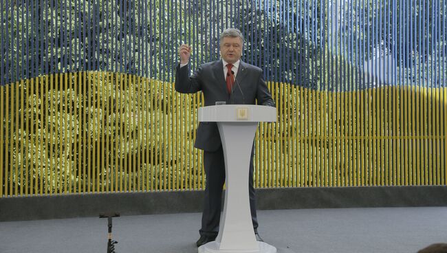 Президент Украины Петр Порошенко во время пресс-конференции в Киеве, Украина. 3 июня 2016