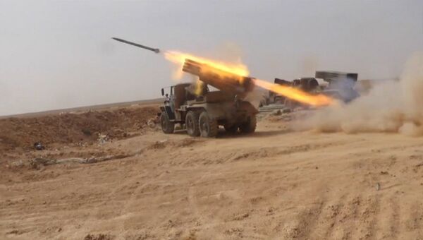 Сирийские военные обстреляли ракетами позиции террористов в провинции Ракка