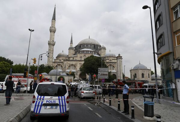 Полиция на месте взрыва в центре Стамбула