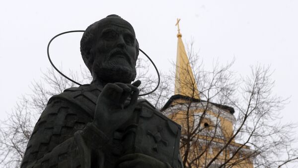 Памятник святителю Николаю Чудотворцу. Архивное фото