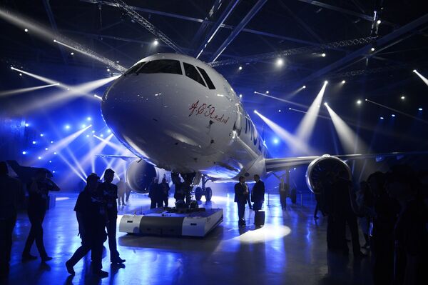 Церемония выкатки магистрального самолета МС-21-300 на Иркутском авиационном заводе корпорации Иркут. 2016 год Церемония выкатки магистрального самолета МС-21-300 на Иркутском авиационном заводе корпорации Иркут. 2016 год