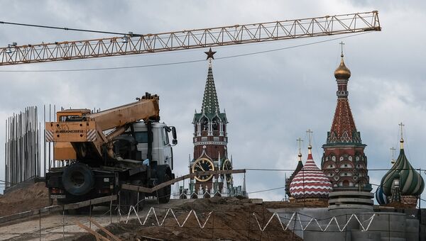 Строительство тематического парка Зарядье в Москве. Архивное фото