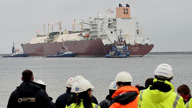 Танкер со сжиженным газом в порту Свиноуйсьце, Польша. Архивное фото