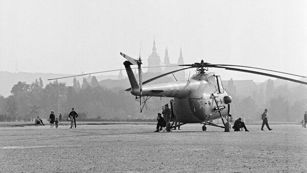 Советский вертолет в Праге, Чехословакия. 1968