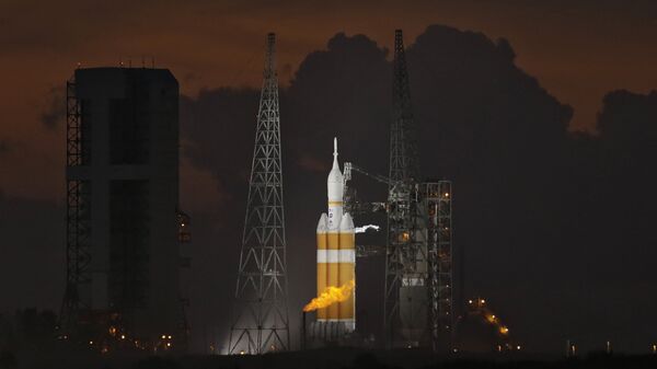 Ракета Delta 4-Heavy компании United Launch Alliance перед стартом на мысе Канаверал, США