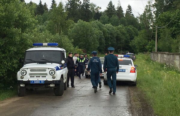 Оцепление в районе падения самолета Су-27 в Подмосковье Оцепление в районе падения самолета Су-27 в Подмосковье