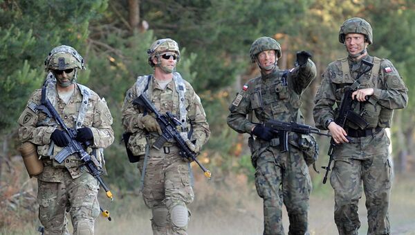 Солдаты польской армии и армии США во время учений НАТО. Архивное фото