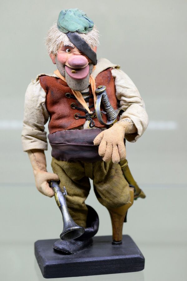Кукла из мультфильма Боцман и попугай - экспонат Музея киностудии Союзмультфильм, которой исполняется 80 лет