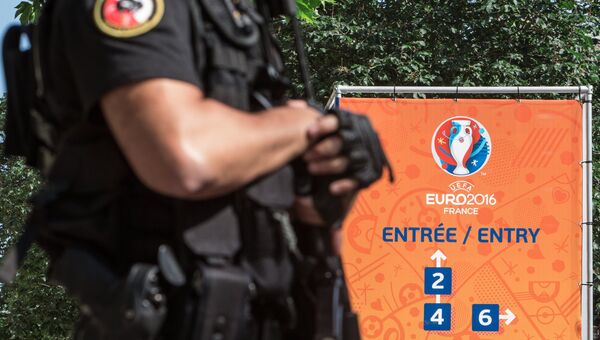 Усиление мер безопасности в Париже перед ЧЕ по футболу. Архивное фото