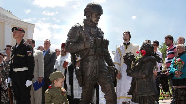 Открытие памятника Вежливым людям в Крыму. Архивное фото