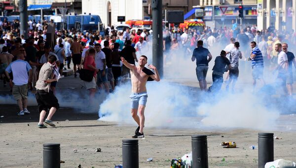 Беспорядки в Марселе перед матчем чемпионата Европы по футболу между Россией и Англией. Архивное фото