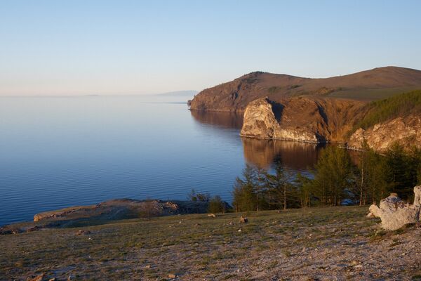 Вид с мыса Саган-Хушун на северную оконечность острова Ольхон