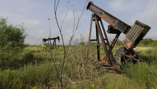 Заброшенные нефтяные скважины в Техасе, США