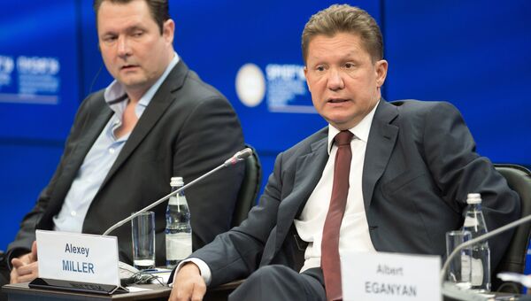 Председатель правления, заместитель председателя совета директоров ПАО Газпром Алексей Миллер (справа) участвует в панельной сессии Геоэкономика крупных инфраструктурных проектов в рамках XX Петербургского международного экономического форума